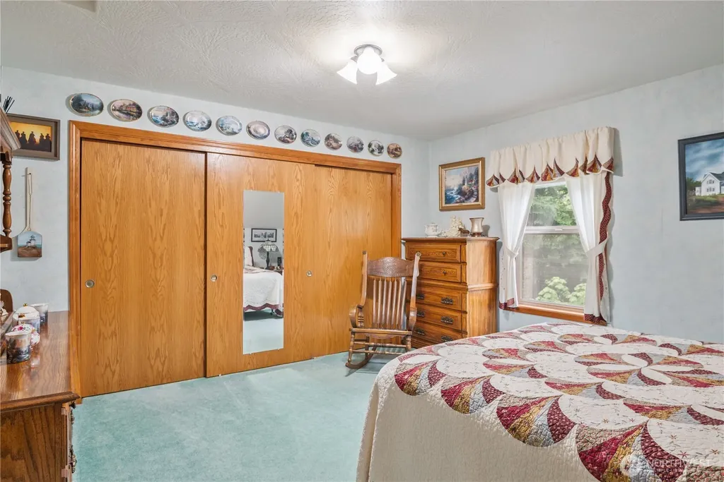 241 Growlers Gulch Road Castle Rock WA 98611