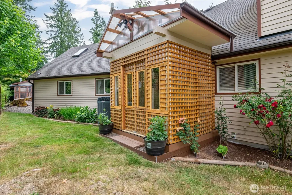 241 Growlers Gulch Road Castle Rock WA 98611