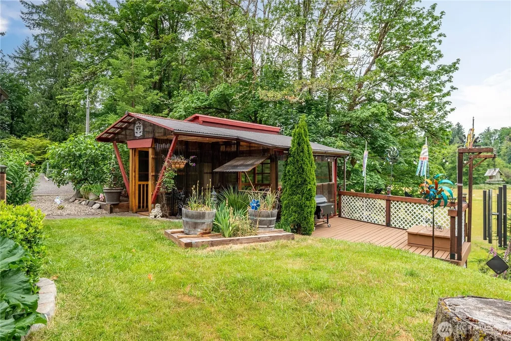 241 Growlers Gulch Road Castle Rock WA 98611