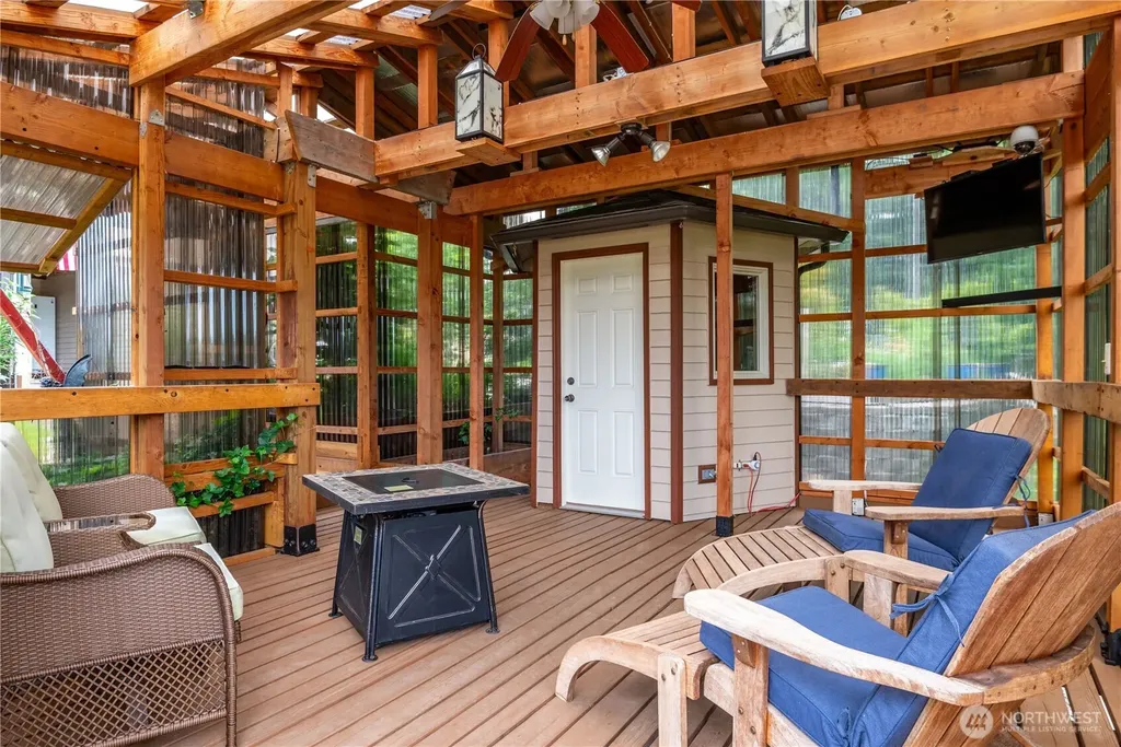 241 Growlers Gulch Road Castle Rock WA 98611
