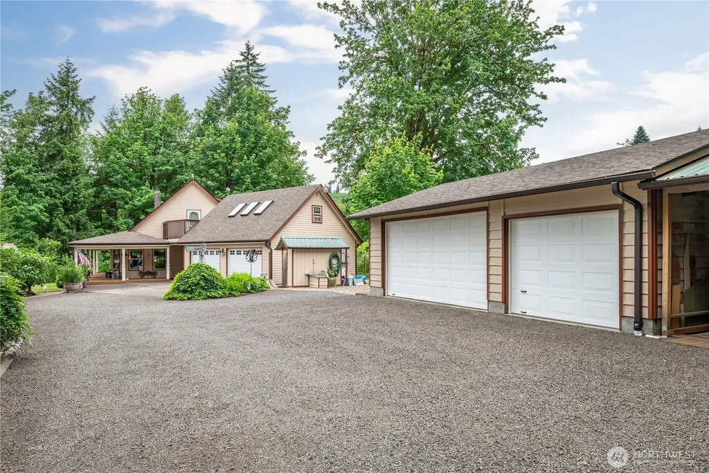 241 Growlers Gulch Road Castle Rock WA 98611