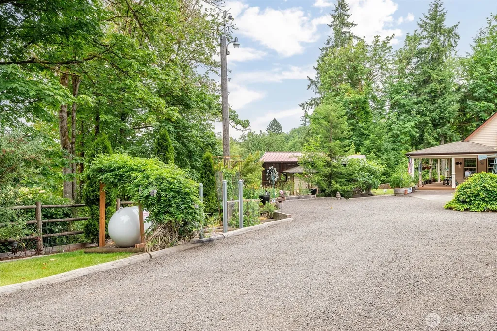 241 Growlers Gulch Road Castle Rock WA 98611