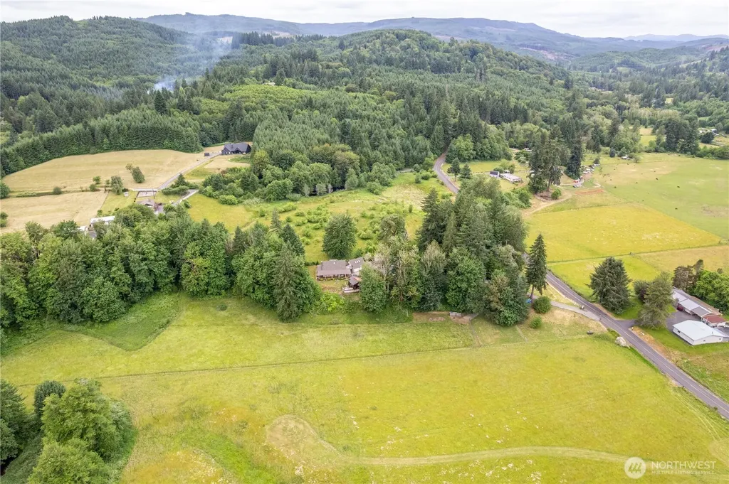 241 Growlers Gulch Road Castle Rock WA 98611