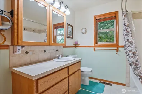 241 Growlers Gulch Road Castle Rock WA 98611