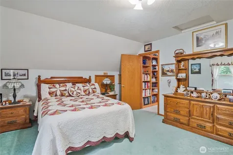 241 Growlers Gulch Road Castle Rock WA 98611