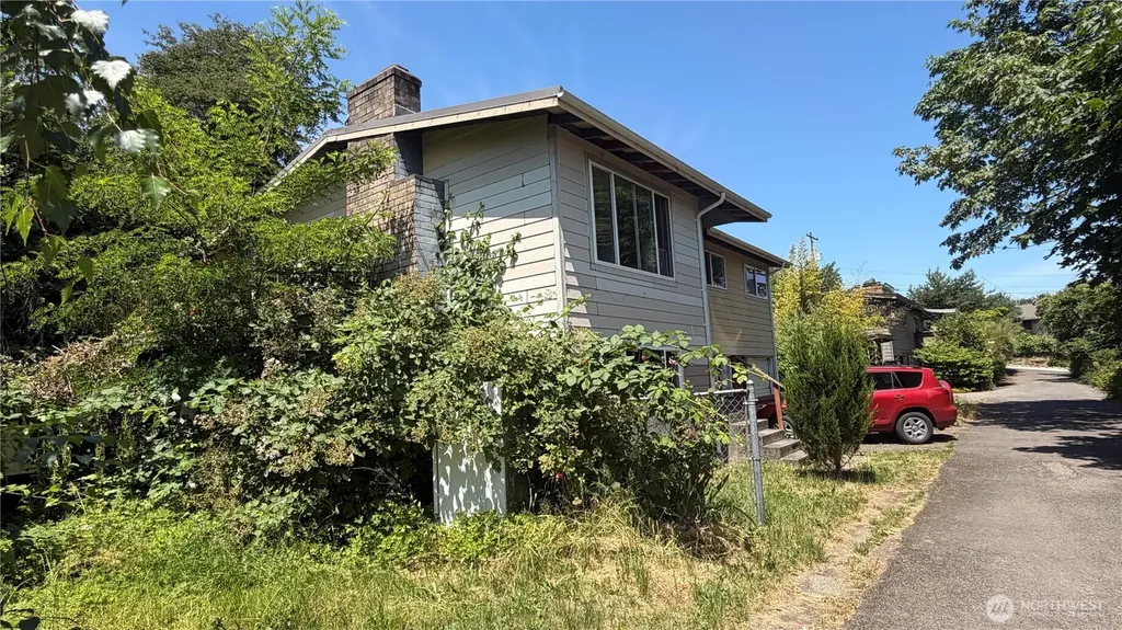 3331 S Morgan Street Seattle WA 98118