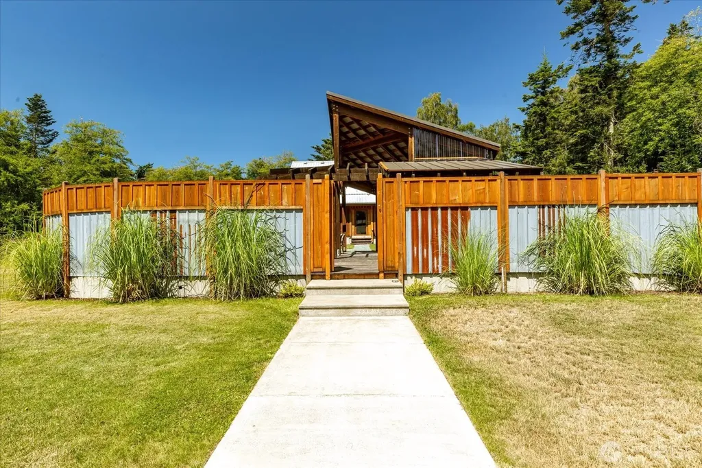 550 Wanamaker Coupeville WA 98239