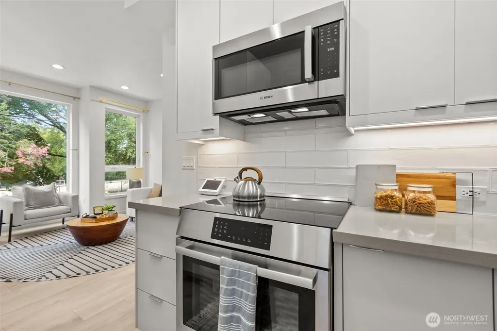 716 11th Avenue E Seattle WA 98102