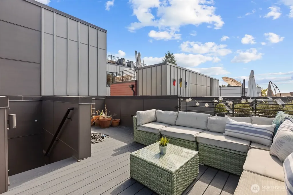 716 11th Avenue E Seattle WA 98102