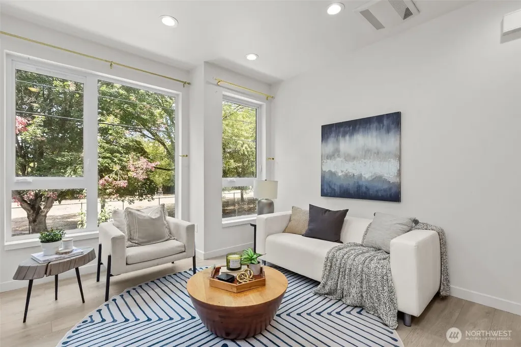 716 11th Avenue E Seattle WA 98102