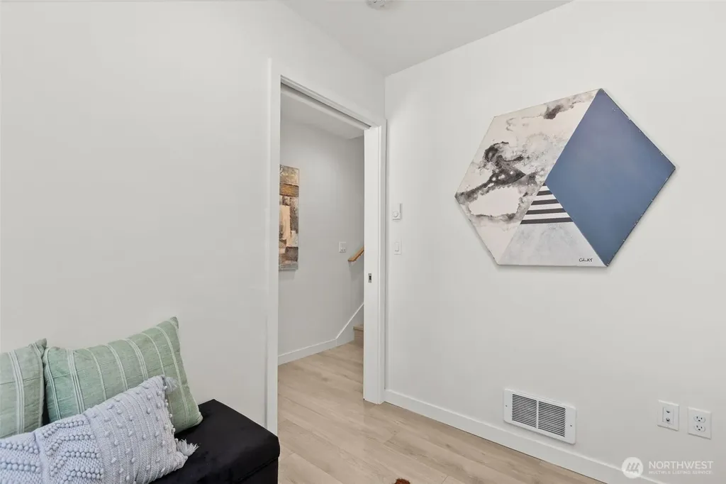 716 11th Avenue E Seattle WA 98102