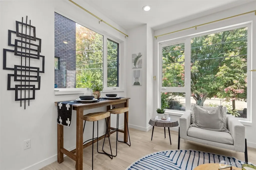 716 11th Avenue E Seattle WA 98102