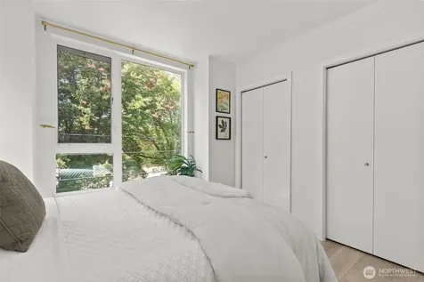 716 11th Avenue E Seattle WA 98102