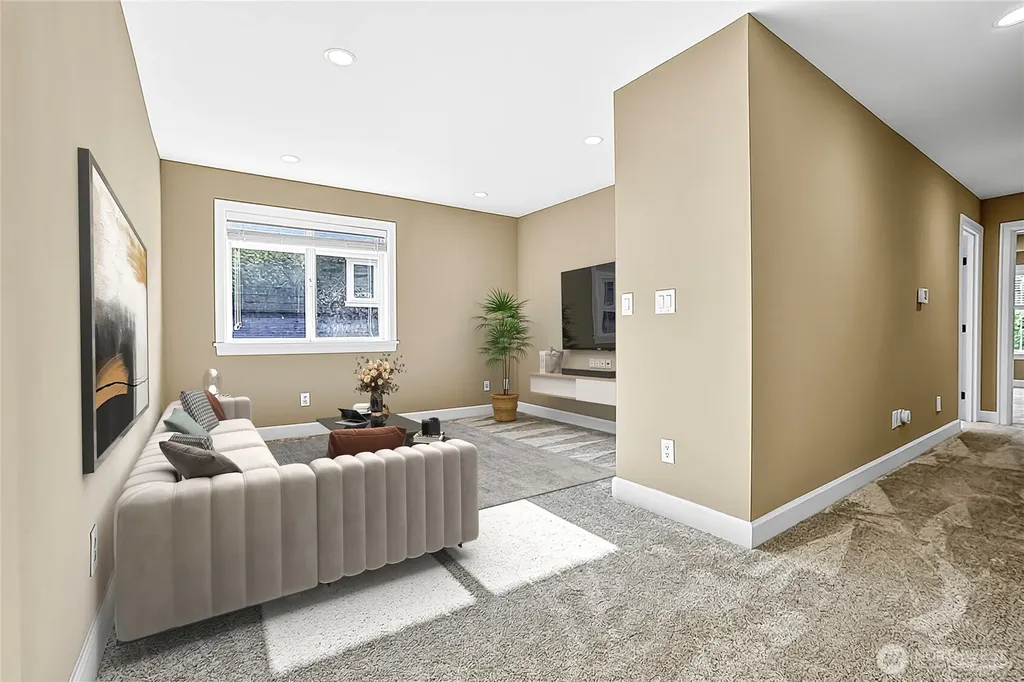 6916 50th St W University Place WA 98467