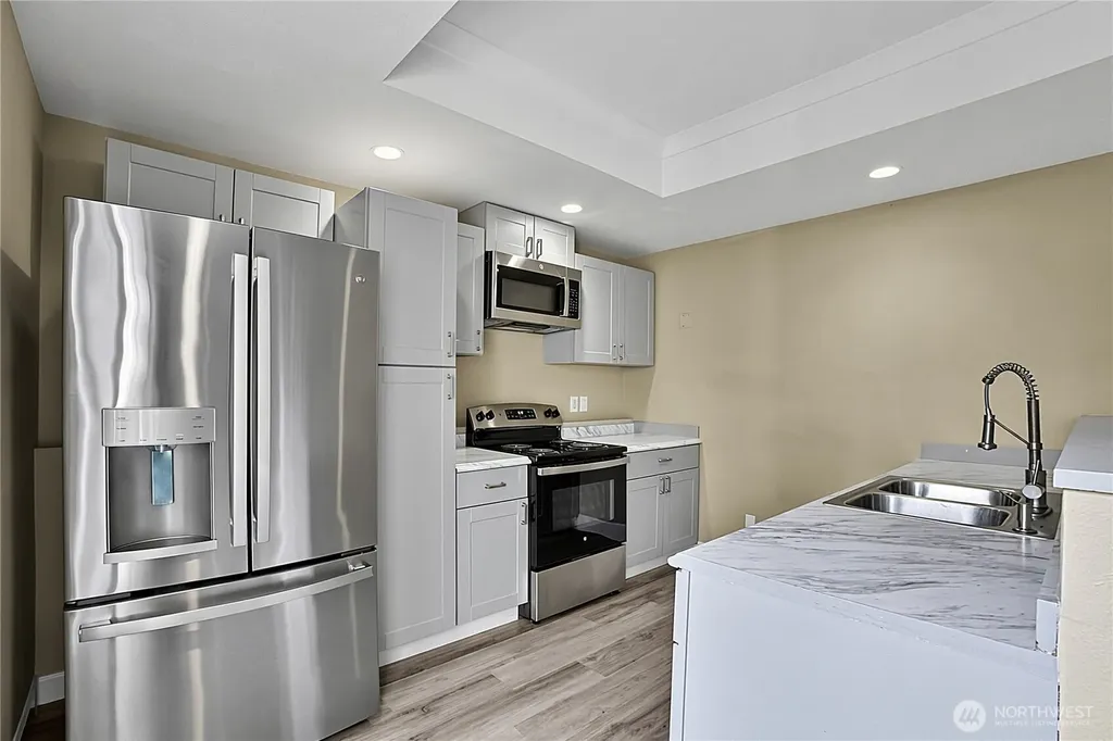 6916 50th St W University Place WA 98467
