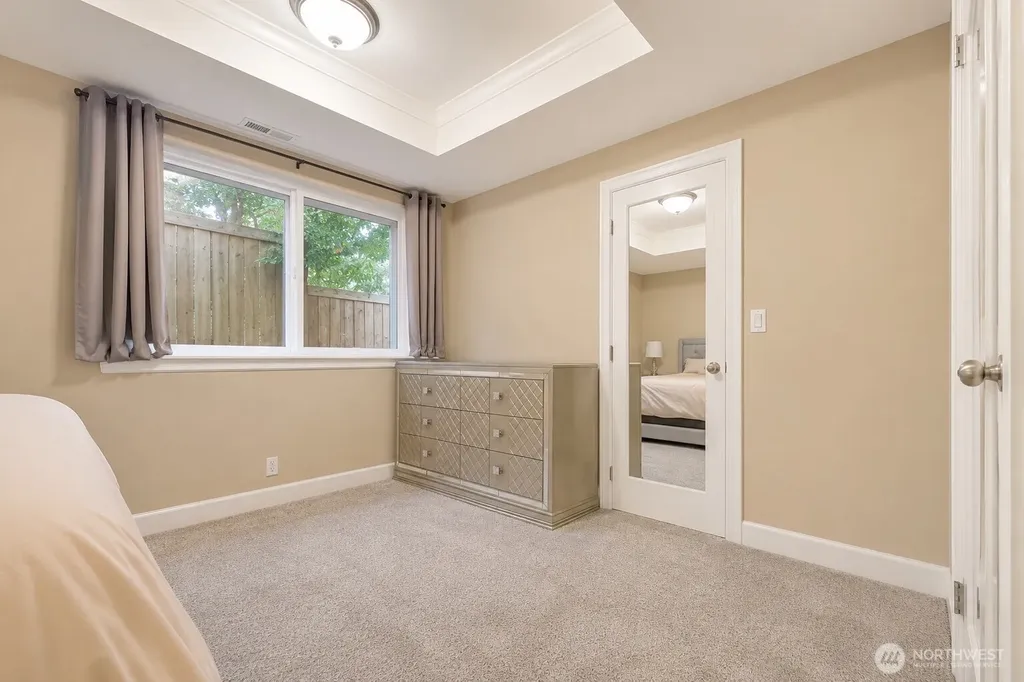 6916 50th St W University Place WA 98467