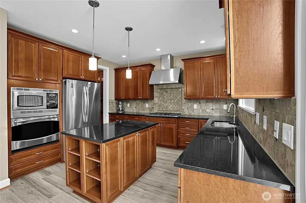 6916 50th St W University Place WA 98467