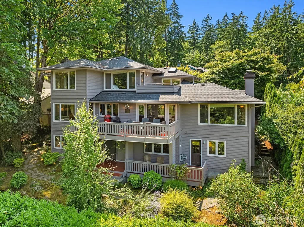 7066 92nd Avenue SE Mercer Island WA 98040