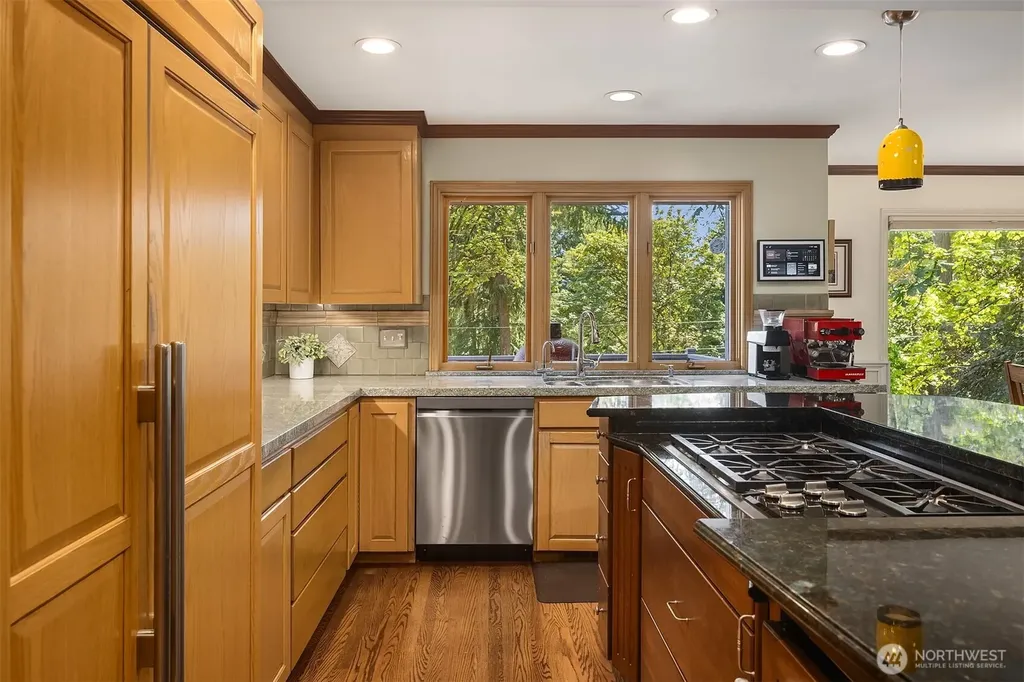 7066 92nd Avenue SE Mercer Island WA 98040