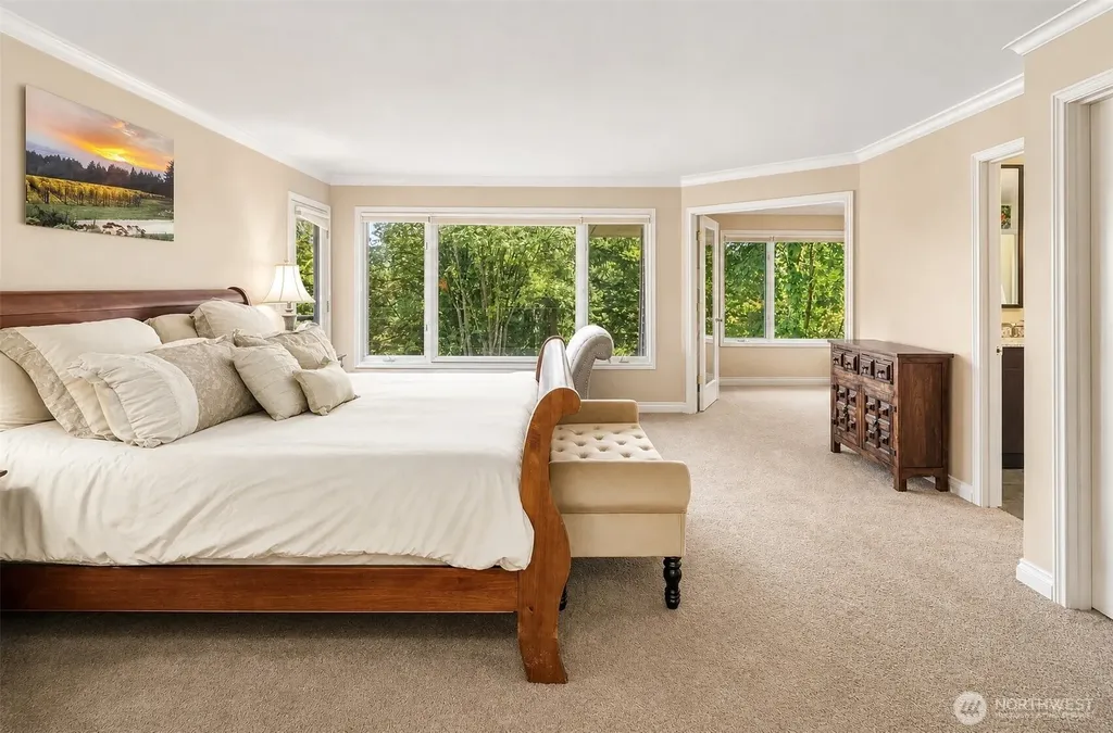 7066 92nd Avenue SE Mercer Island WA 98040