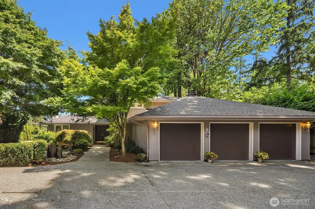 7066 92nd Avenue SE Mercer Island WA 98040