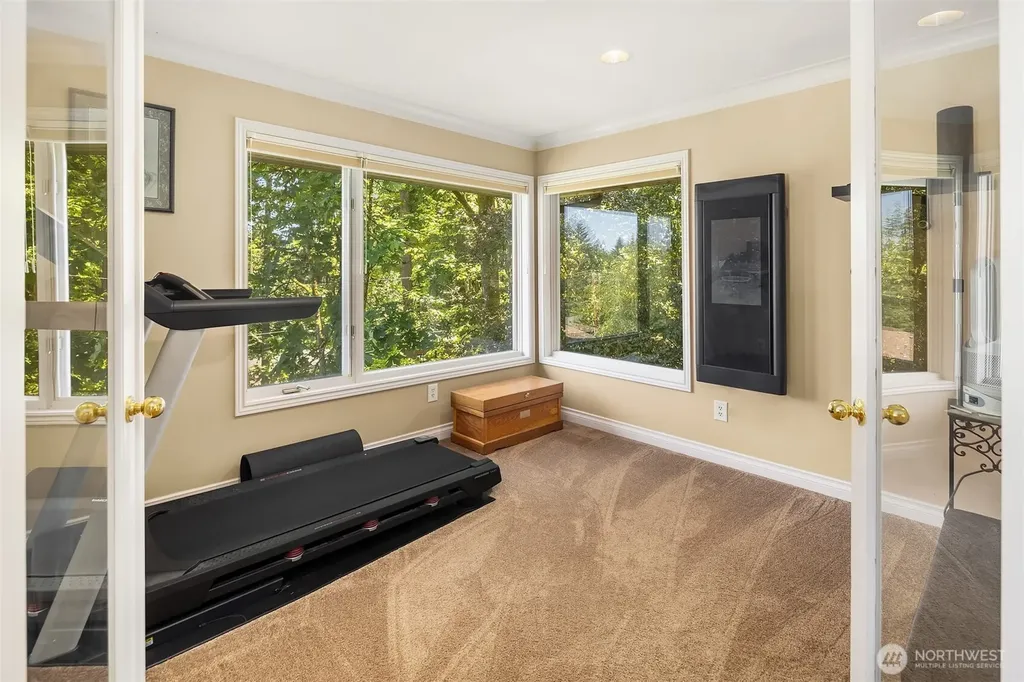 7066 92nd Avenue SE Mercer Island WA 98040
