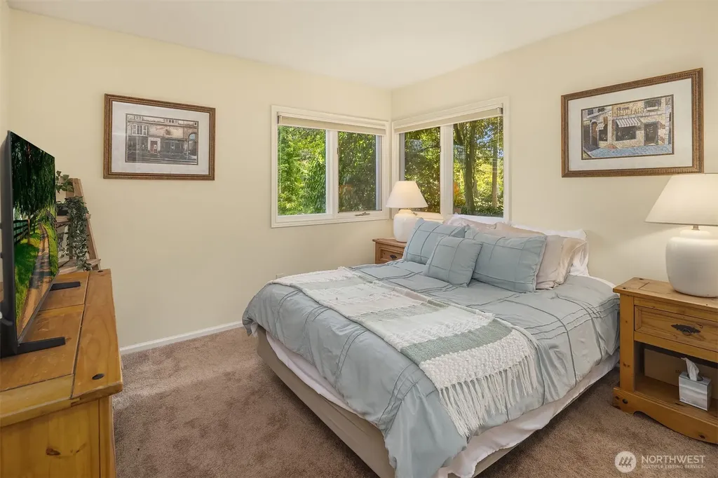 7066 92nd Avenue SE Mercer Island WA 98040