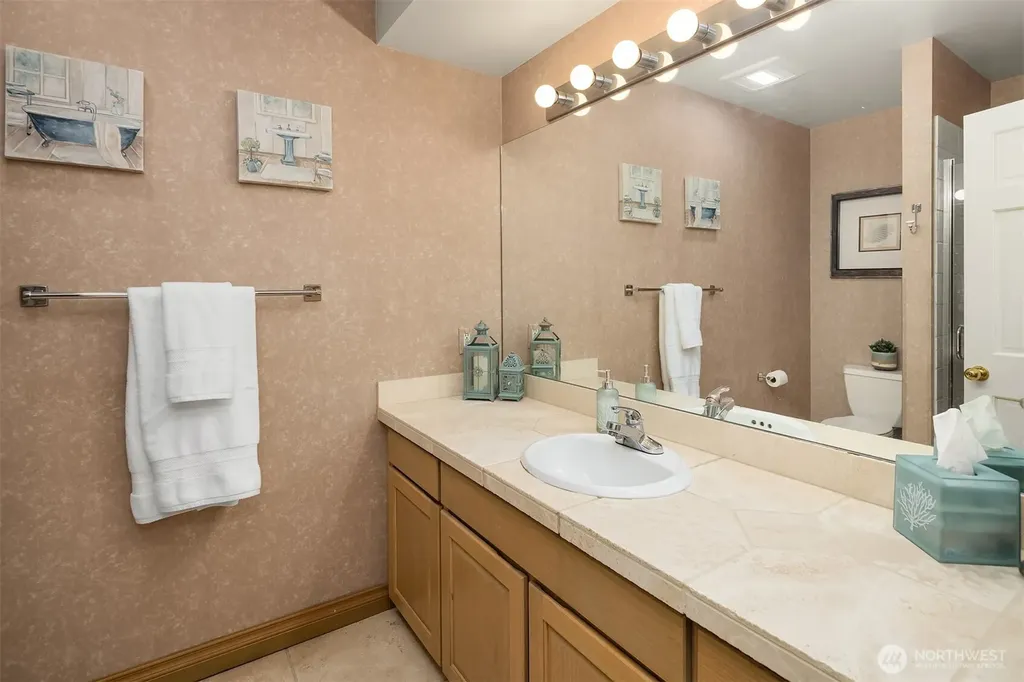 7066 92nd Avenue SE Mercer Island WA 98040