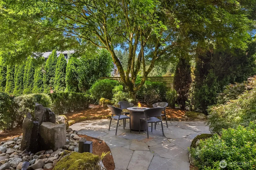 7066 92nd Avenue SE Mercer Island WA 98040
