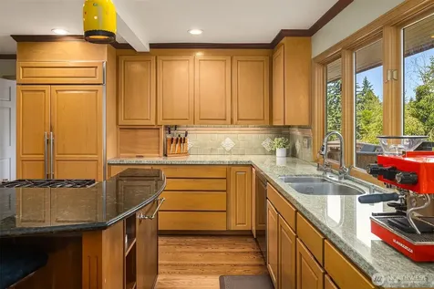 7066 92nd Avenue SE Mercer Island WA 98040