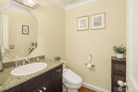 7066 92nd Avenue SE Mercer Island WA 98040