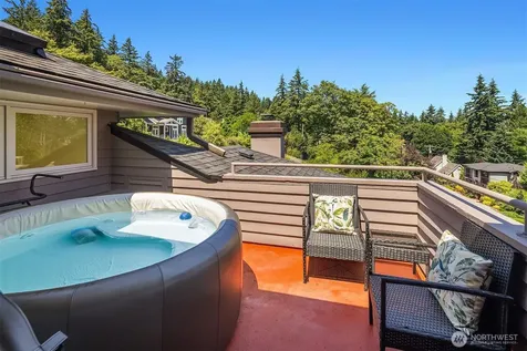 7066 92nd Avenue SE Mercer Island WA 98040
