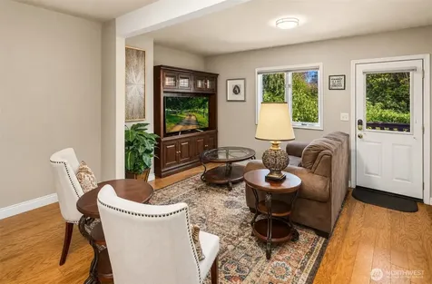 7066 92nd Avenue SE Mercer Island WA 98040