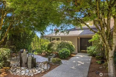 7066 92nd Avenue SE Mercer Island WA 98040