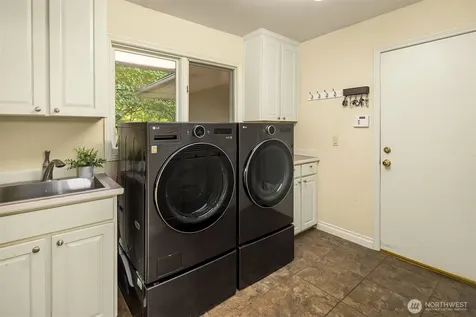 7066 92nd Avenue SE Mercer Island WA 98040