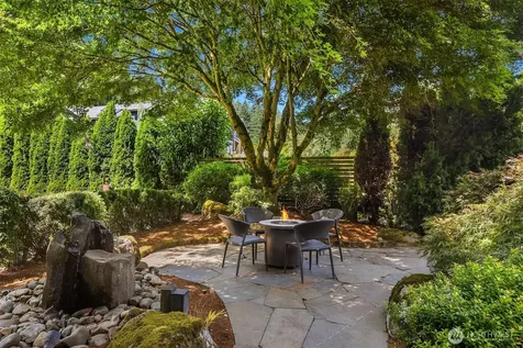 7066 92nd Avenue SE Mercer Island WA 98040