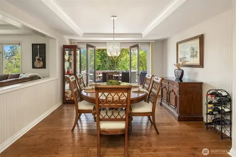 7066 92nd Avenue SE Mercer Island WA 98040