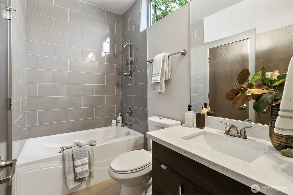 310 21st Avenue Seattle WA 98122