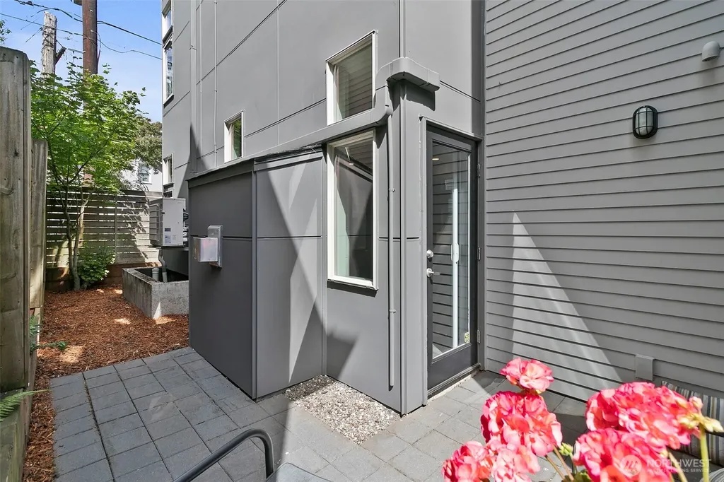 310 21st Avenue Seattle WA 98122