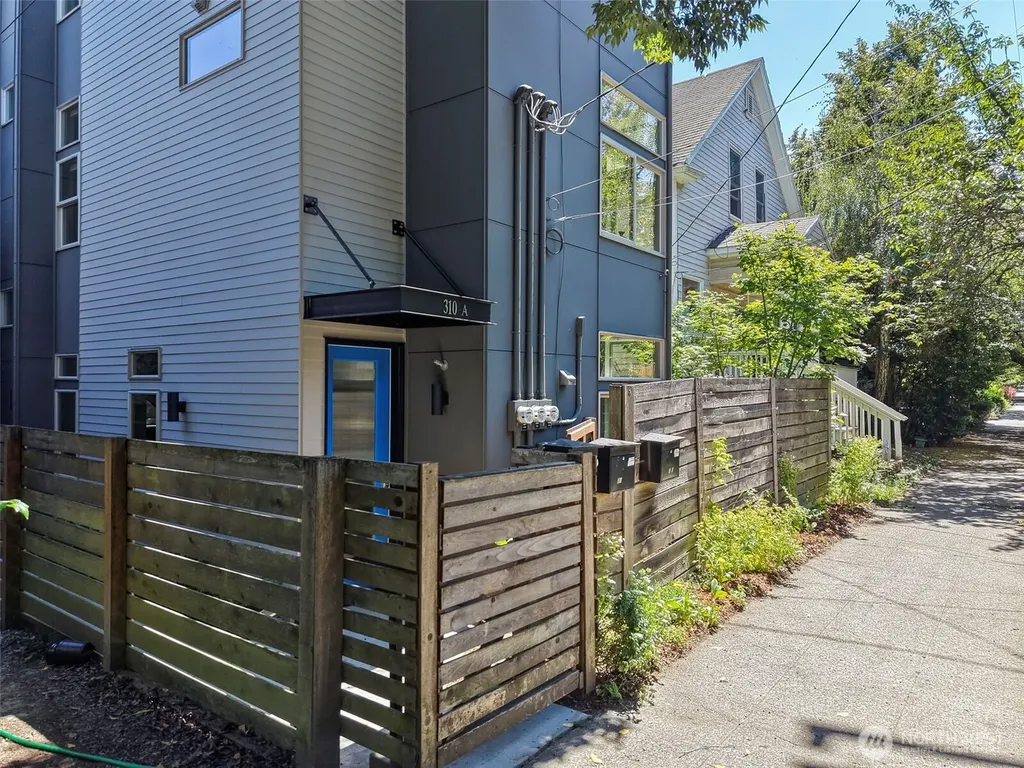 310 21st Avenue Seattle WA 98122