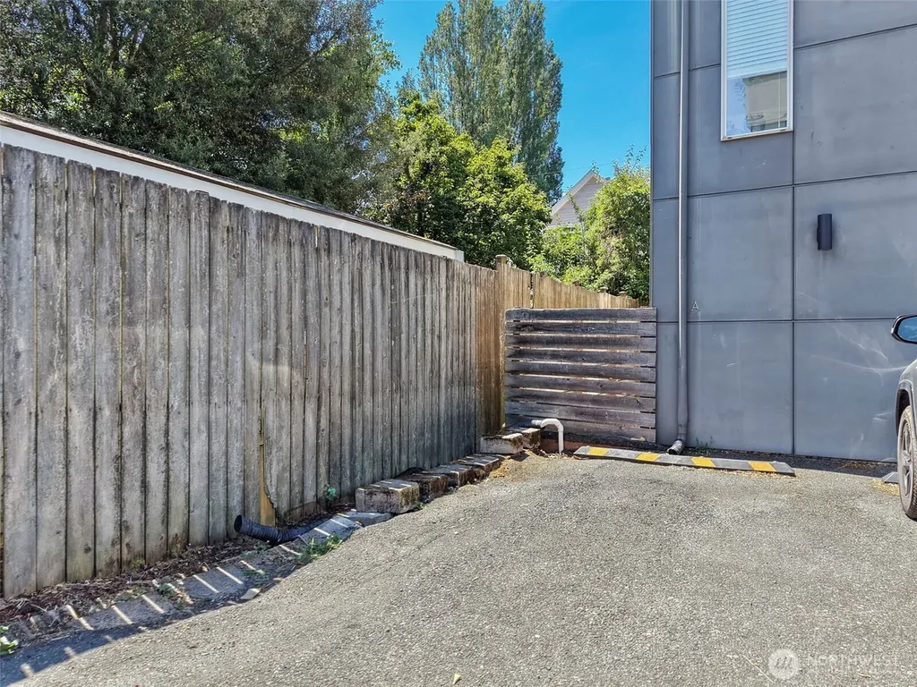 310 21st Avenue Seattle WA 98122