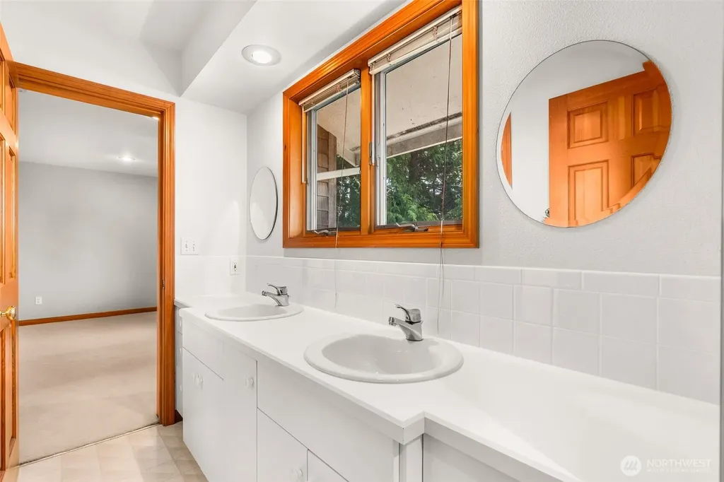 106 W 12th Street Aberdeen WA 98520