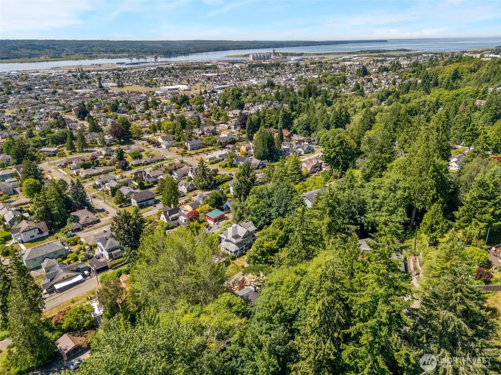 106 W 12th Street Aberdeen WA 98520