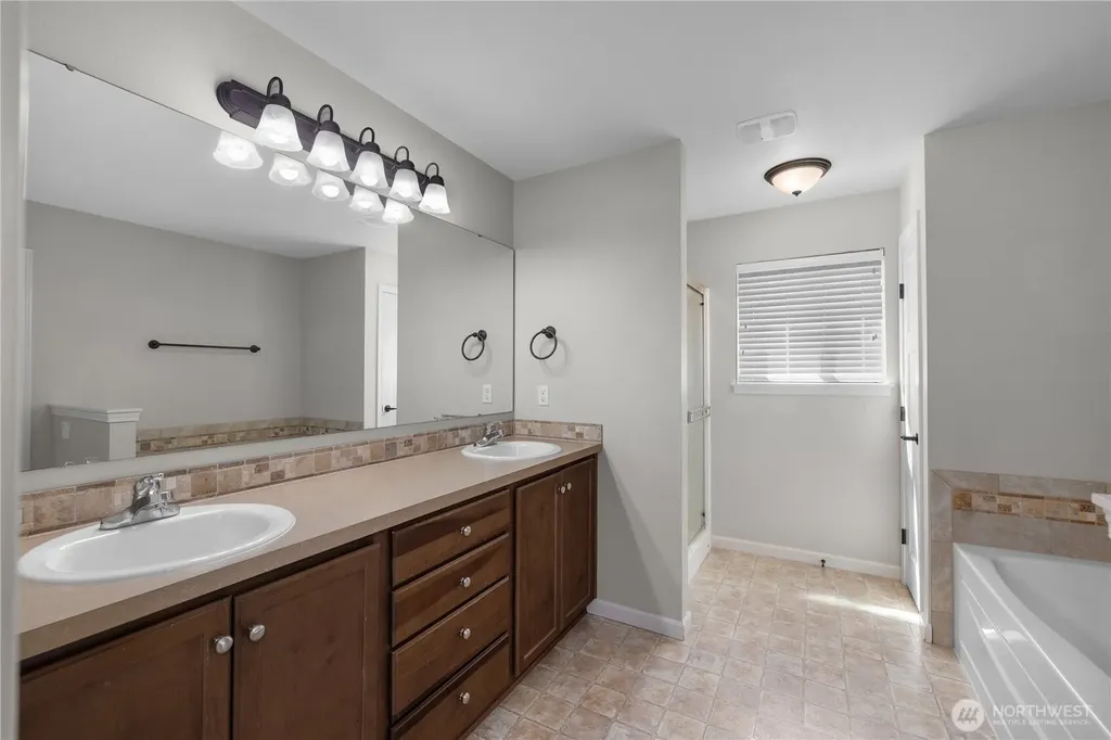 4437 Mckinley Street NE Lacey WA 98516