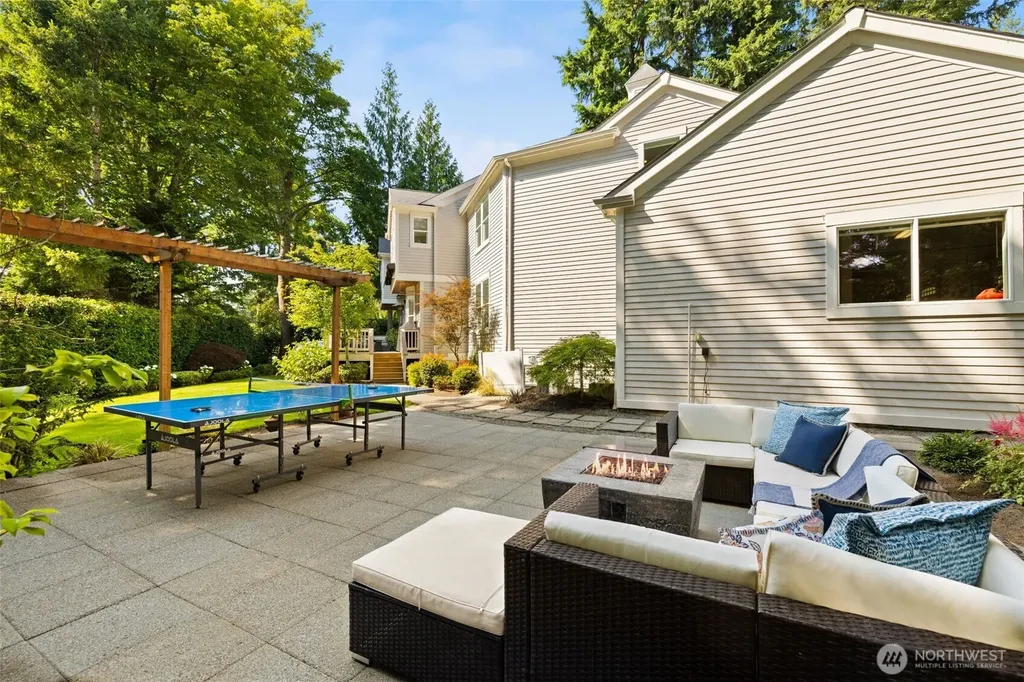 5529 231st Avenue SE Issaquah WA 98029