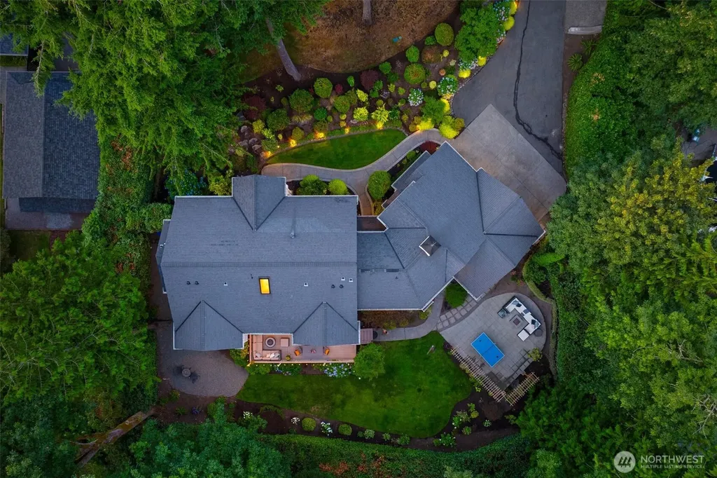 5529 231st Avenue SE Issaquah WA 98029
