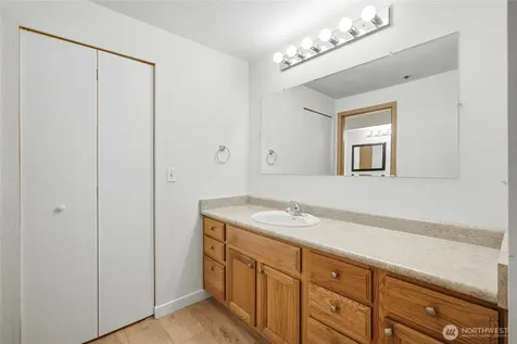 25131 98th Place S Kent WA 98030