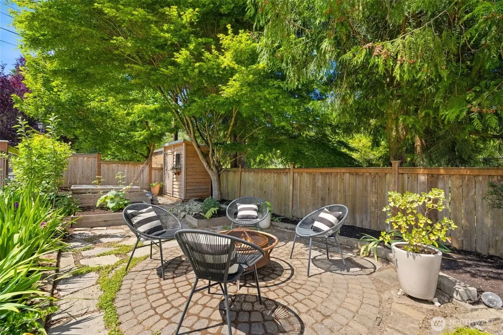 5442 30th Avenue SW Seattle WA 98126