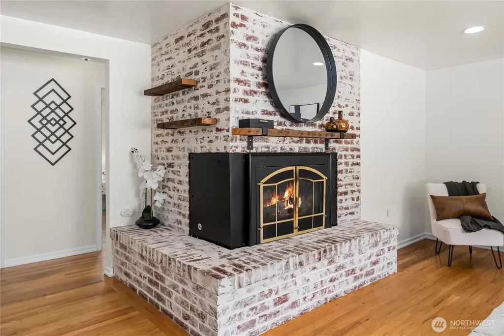 153 SW 208th Street Normandy Park WA 98166