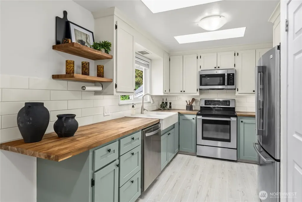 153 SW 208th Street Normandy Park WA 98166